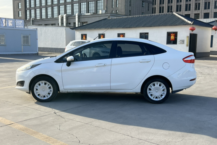 Used 2014  Ford Fiesta model, three-box, 1.5L automatic transmission - 图片 3